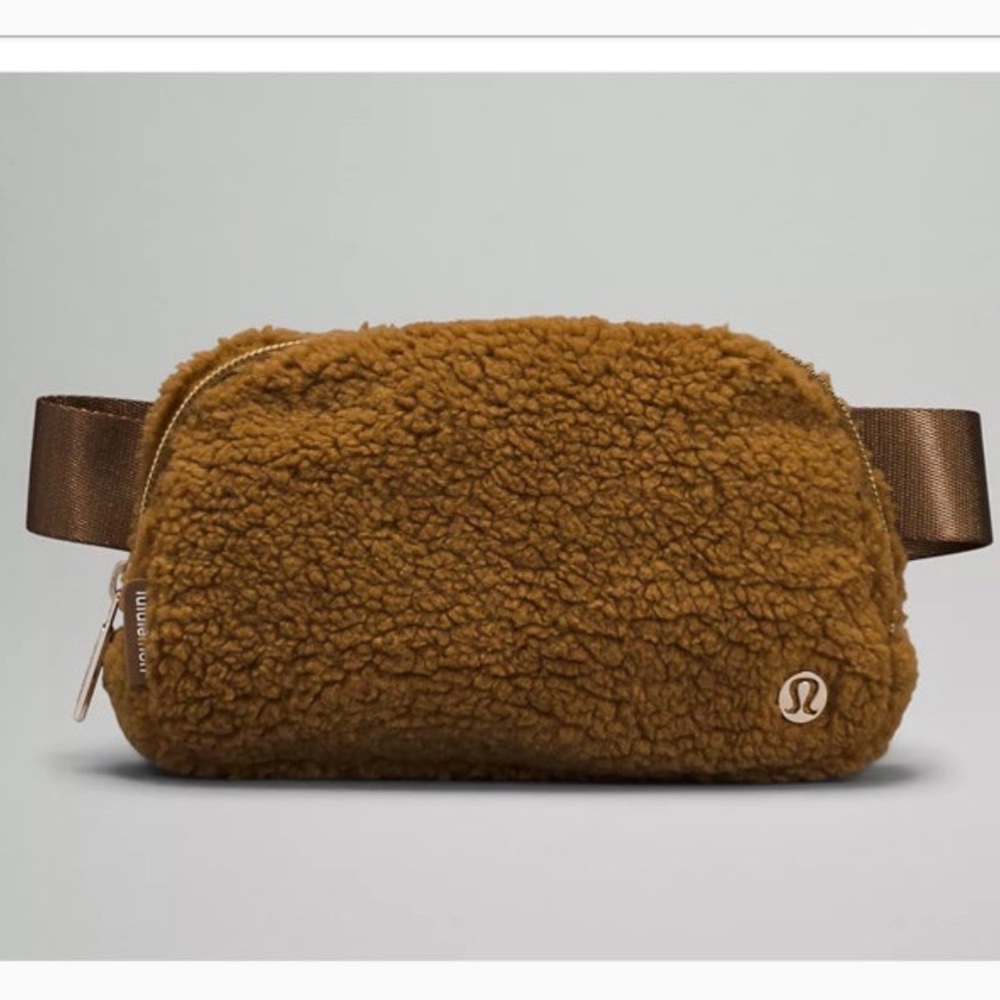 Lululemon NWT Burnt Carmel Fleece Everywhere Belt Bag